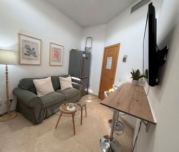 Attic room in Madrid - Photo 2