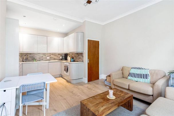 2 bedroom flat to rent - Photo 1