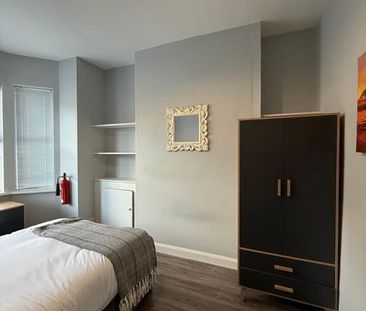 Room's To Let, 68 Tates Avenue, Belfast, BT9 7BY - Photo 4