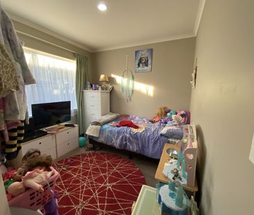 13 Aragon Grove, Upper Hutt - Photo 2
