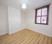 3 bed House - Terraced for Rent - Photo 5
