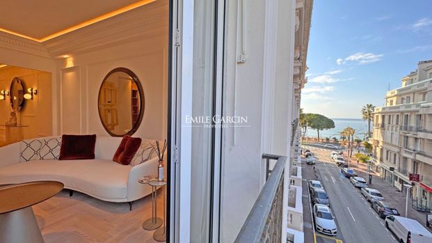 A louer, Cannes Cote d'Azur, Appartement contemporain Croisette, 2 chambres doubles - Photo 1