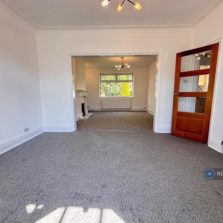 3 bedroom semi-detached house to rent - Photo 1