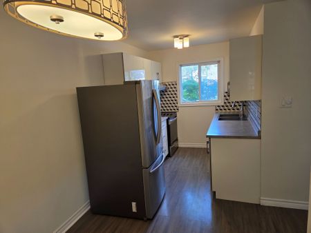 For Lease - 166 SOUTHDALE Road Unit# 15, London South, Ontario - Photo 2