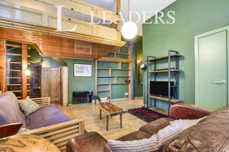 Studio to rent - Photo 5