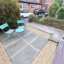 4 bedroom House in Hyde Park, Leeds - Photo 1