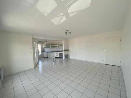 Location Appartement 4 pièces 100m² CHAMBRAY LES TOURS 37170 - Photo 4