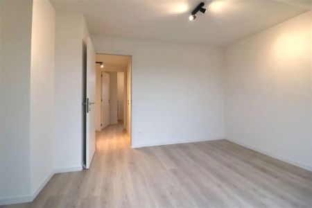 Eigentijds appartement met 2 slpk., groot terras en garage - Photo 3