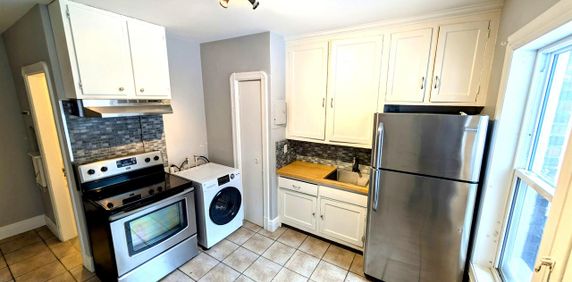 Immeuble - 866 à 882 Short Très Joli 4 1/2 Au Centre Ville De Sherbrooke. - Photo 2