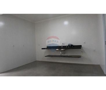 CASA COM 3 PAVIMENTOS EM EXCELENTE LOCALIZAÇÃO – PRÓXIMA AO SUPERME... - Foto 2