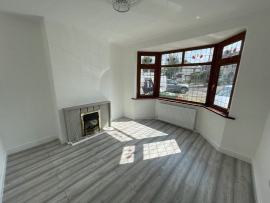 Rom Crescent, Romford, RM7 0PP, Property for rent - Photo 1