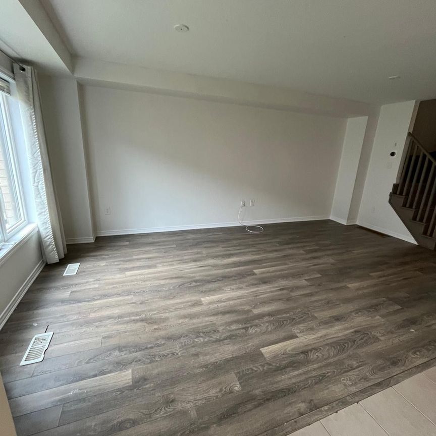 For Lease - 71 Bedrock Drive, Hamilton, Ontario - Photo 1