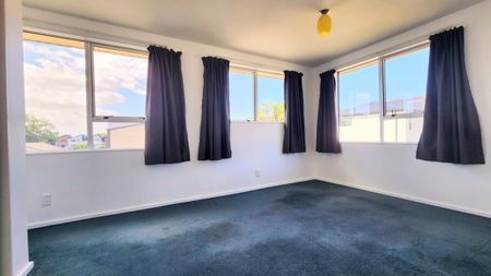 Sunny 2-Bedroom Home in Waltham – Comfort and Convenience Await! - Photo 2