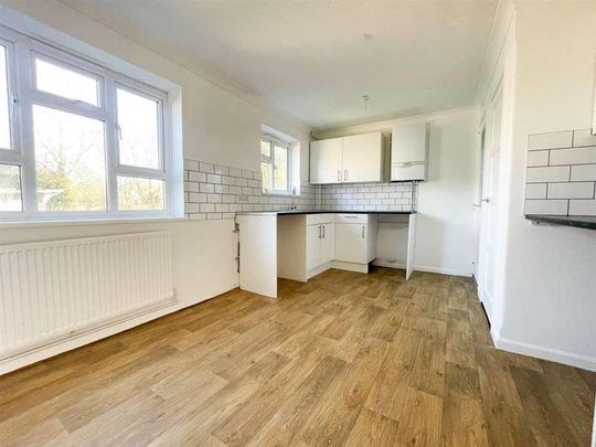 Southfield, Polegate, BN26 - Photo 1