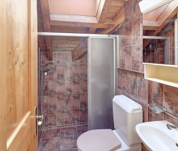 Gemütliche Dachwohnung mit Cheminée und besonderem Charme - Photo 4