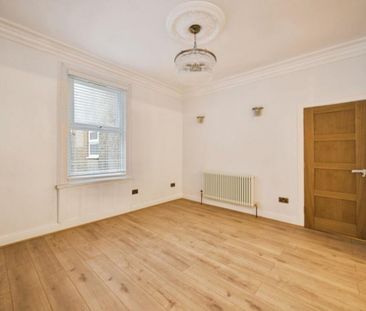 3 Bedroom House - Detached To Let - Photo 3