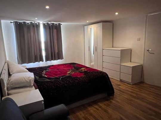 6 bedroom terraced house to rent - Photo 1