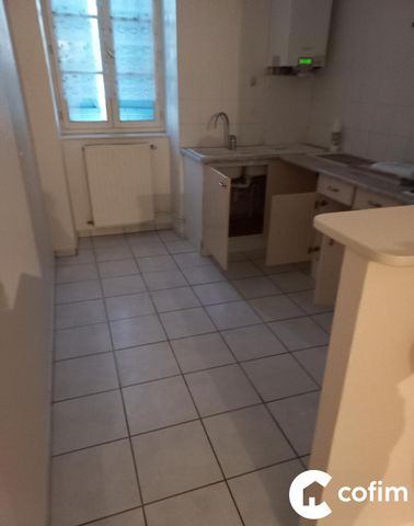 Location Appartement 3 pièces 72m² OLORON STE MARIE 64400 - Photo 4