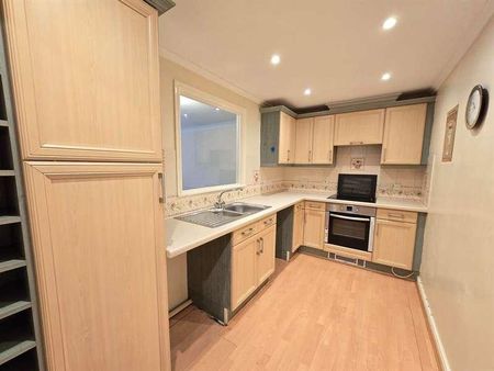 Flat, Valley House, Wash Beck Close, Scarborough, YO12 - Photo 5