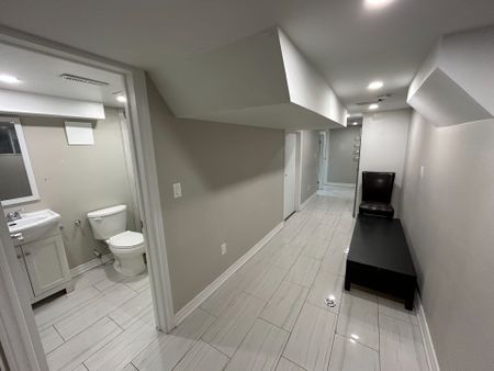 For Lease - 879 Lansdowne Avenue, Toronto, Ontario - Photo 3