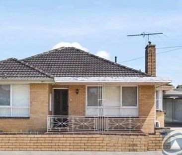 Just minutes' drive to Springvale Shopping Centre, - Photo 2