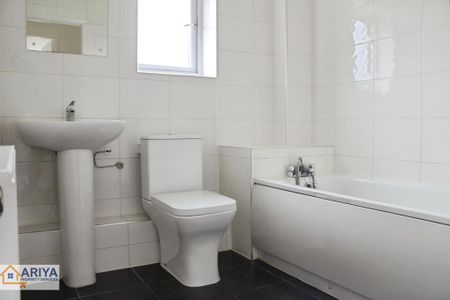 4 bedroom detached house to rent - Photo 5