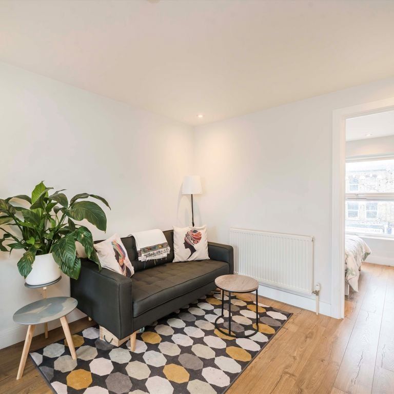 Goldhawk Road, W12 8EG, London - Photo 1