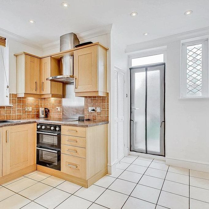 2 bedroom maisonette to rent - Photo 1