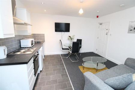Ground floor flat to rent - Photo 3