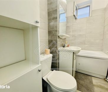 Ap. renovat, cu 2 camere si balcon, Zona Cedonia - Photo 5