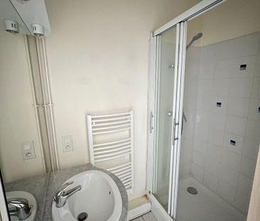 T1 - 3eme étage - Photo 3