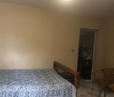Studio Flat, Upney Lane, IG11 - Photo 1