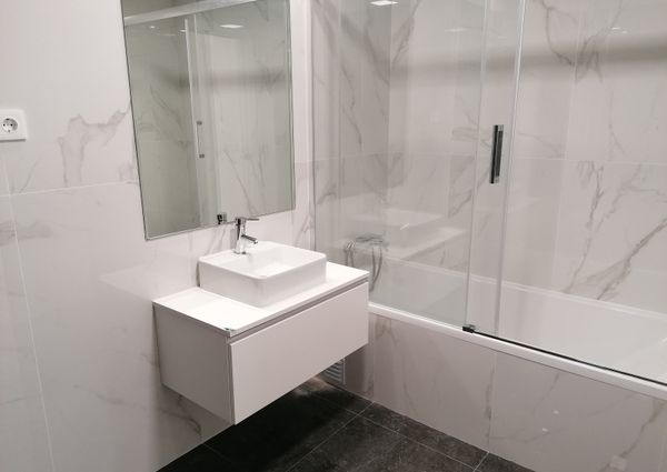 Fantástico Apartamento T2 para Arrendamento na Amadora