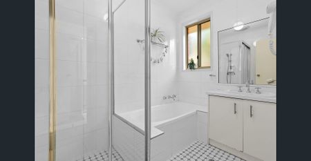 SINGLE LEVEL HOME - Photo 5