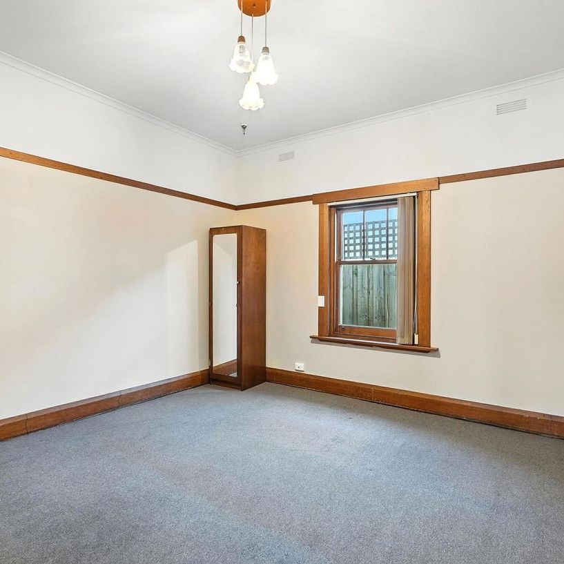Tidy Three Bedroom Home - Photo 1