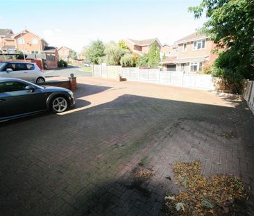 3 bedroom detached house to rent - Photo 5