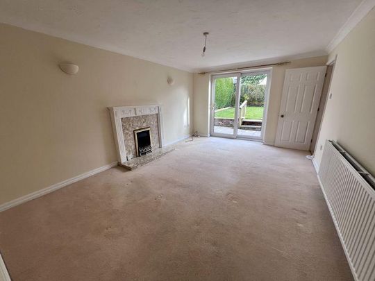 4 bedroom detached house to rent - Photo 1