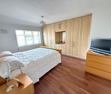 4 bedroom end of terrace house to rent - Photo 5