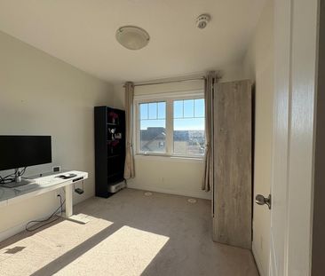 For Lease - 80 Nearco Crescent, Oshawa, Ontario - Photo 5