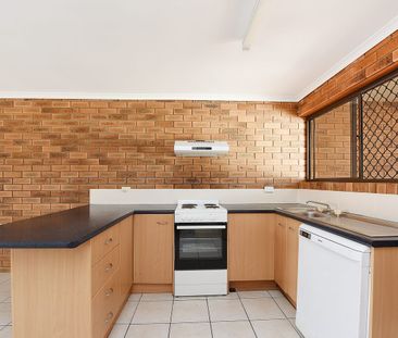 McGrath Mooloolaba proudly present this 3 bedroom Unit, located on ... - Photo 2