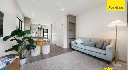 Modern Living with Spacious Indoor-Outdoor Flow in a Prime Location - Photo 3