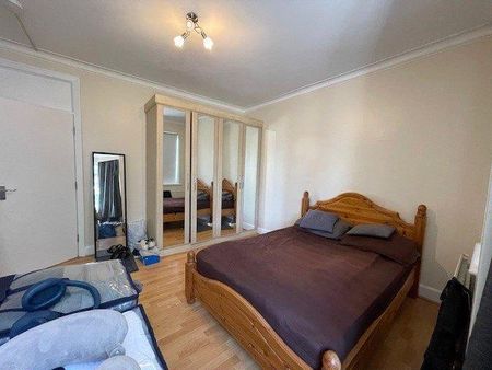 3 bedroom flat to rent - Photo 5