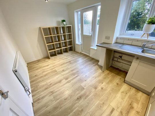 3 bedroom terraced house to rent - Photo 1