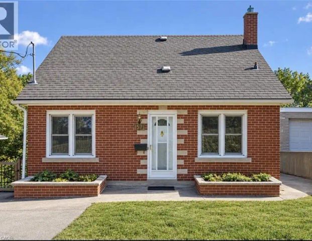 191 GROVE Street — 4 Bedroom - Photo 1