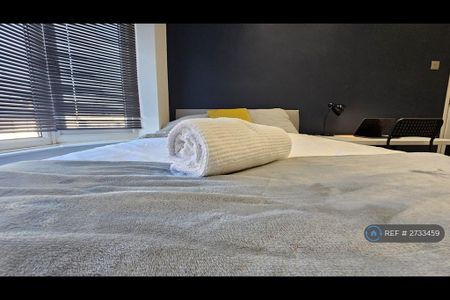 5 bedroom semi-detached house to rent - Photo 3