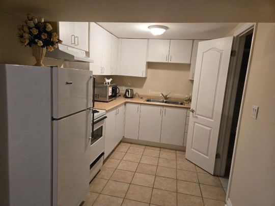 For Lease - 323 Towercrest Drive Unit# Basement, Newmarket, Ontario - Photo 1