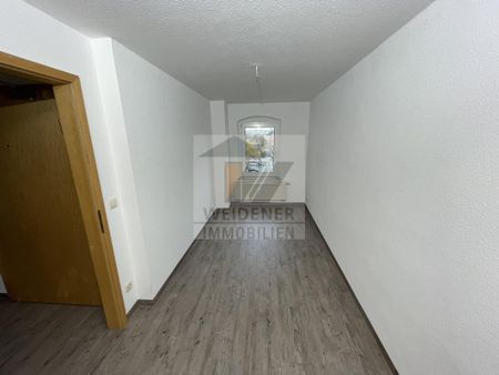 Neuer Bodenbelag, Wanne und Dusche! Schicke 3 Zimmer DG Wohnung - Foto 4