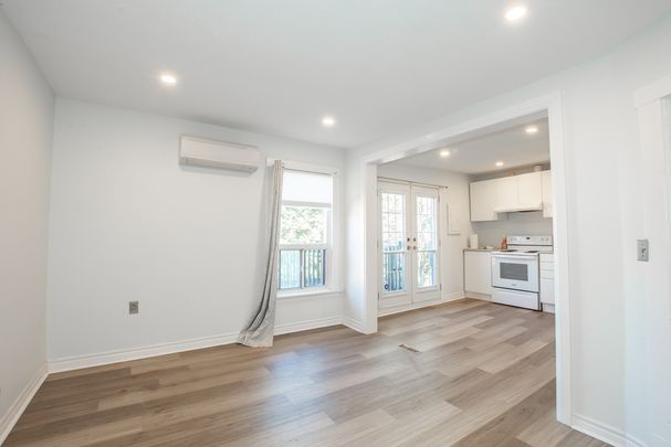 **ALL INCLUSIVE** 2 Bedroom Upper Unit in Hamilton!! - Photo 1