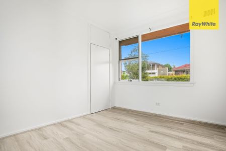 Stylishly Renovated Family Home in Peaceful Kingswood Pocket - Photo 4