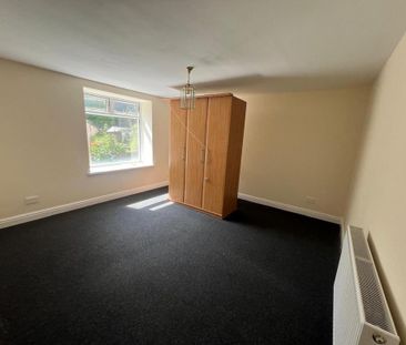 3 bedroom flat to rent - Photo 5
